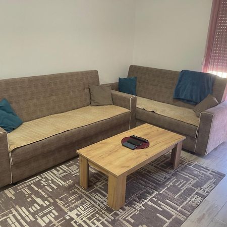 Losi Apartments Sakes Екстериор снимка