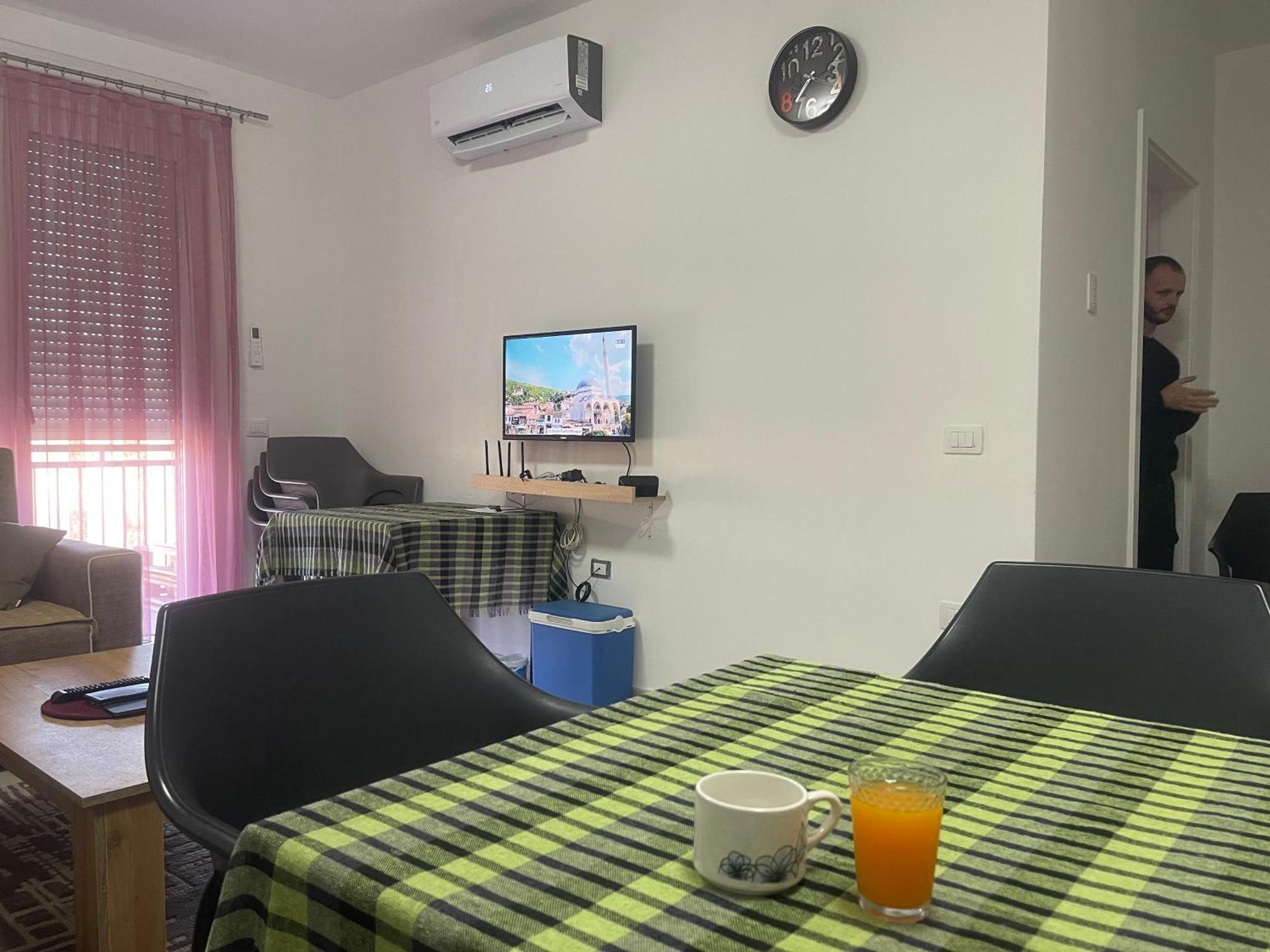 Losi Apartments Sakes Екстериор снимка